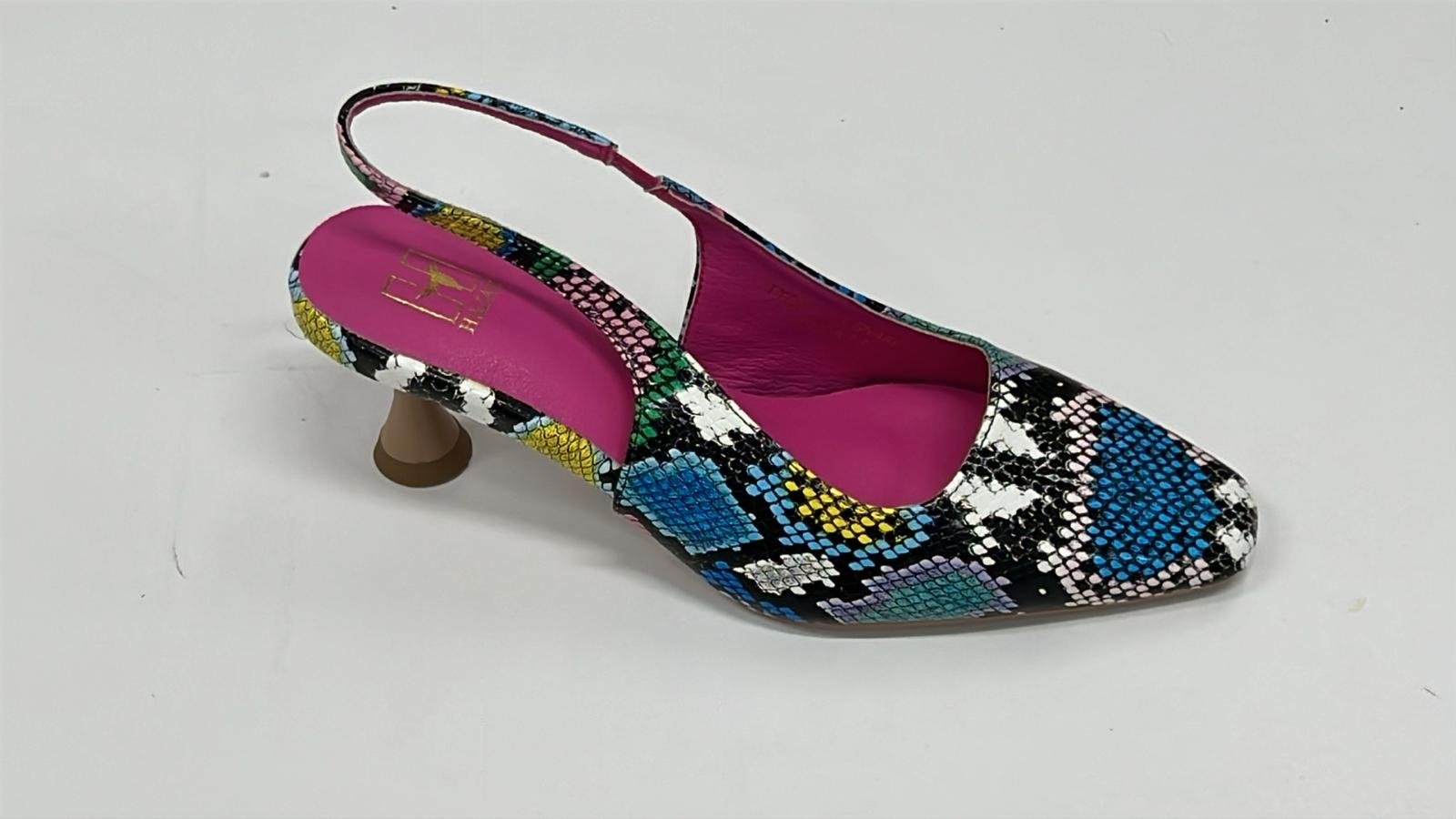 10168 CAP نسائي - الصورة 1