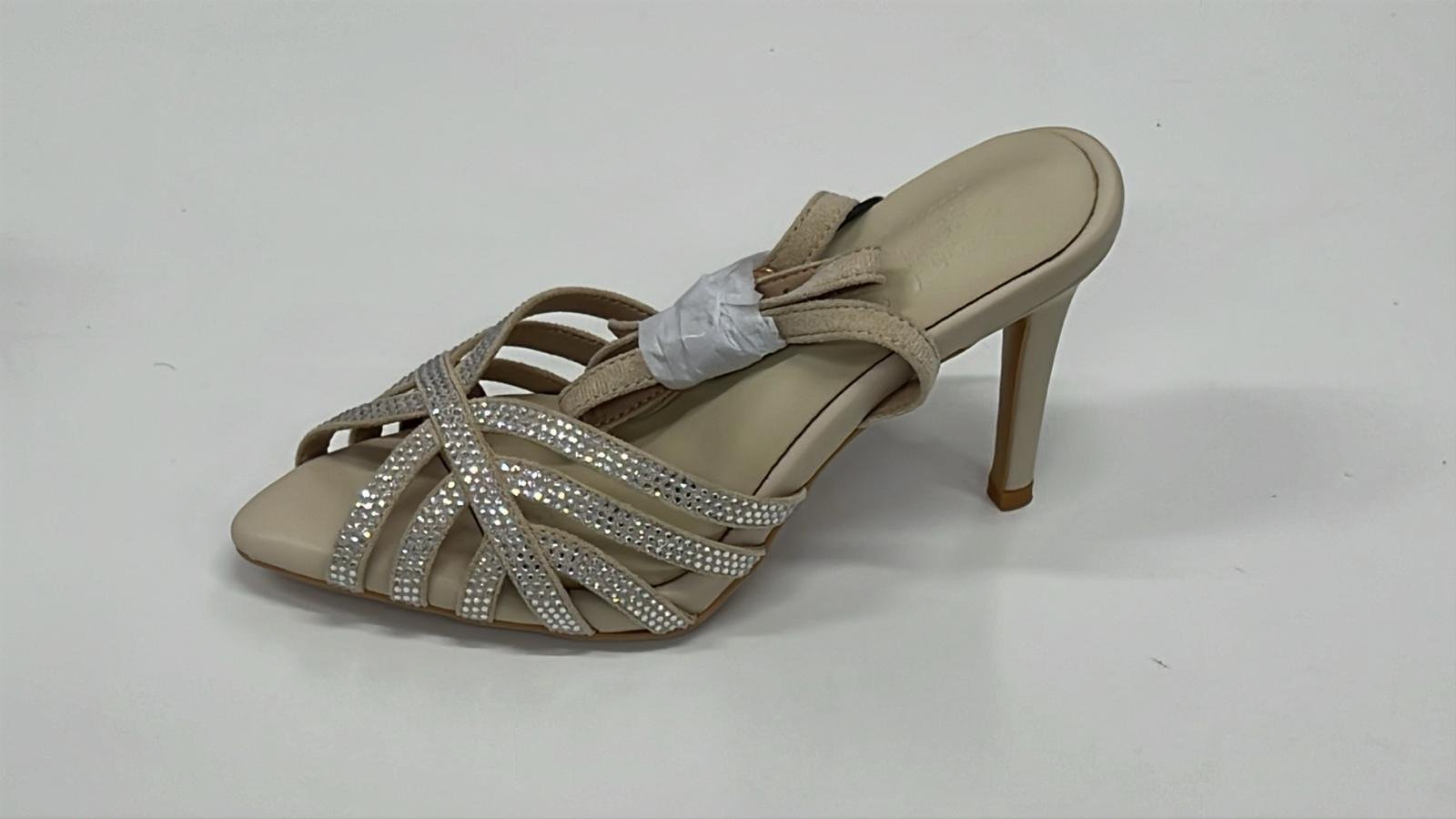 10197 CAP نسائي - الصورة 1